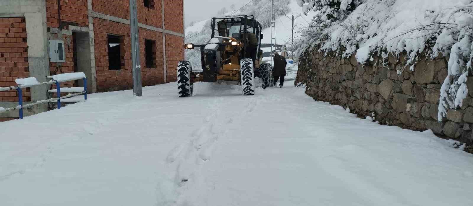 Trabzon’da belediye ekipleri hasta vatandaşın imdadına yetişti