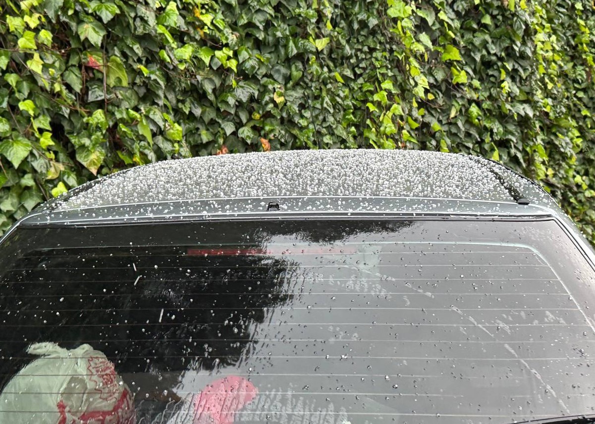 Zonguldak&rsquo;ta ceviz b&uuml;y&uuml;kl&uuml;ğ&uuml;nde dolu yağdı
