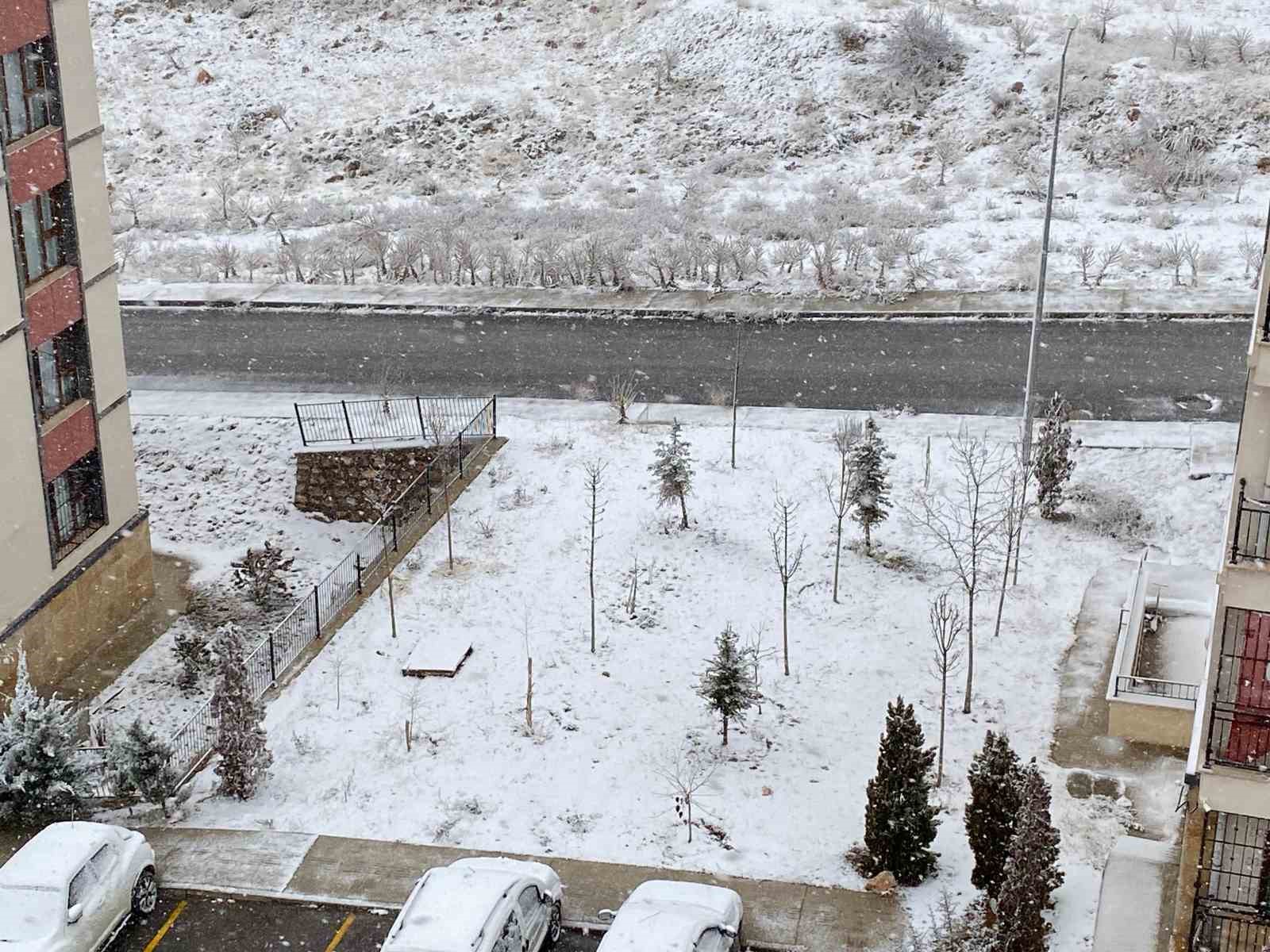 Elazığ’da kar yağışı başladı