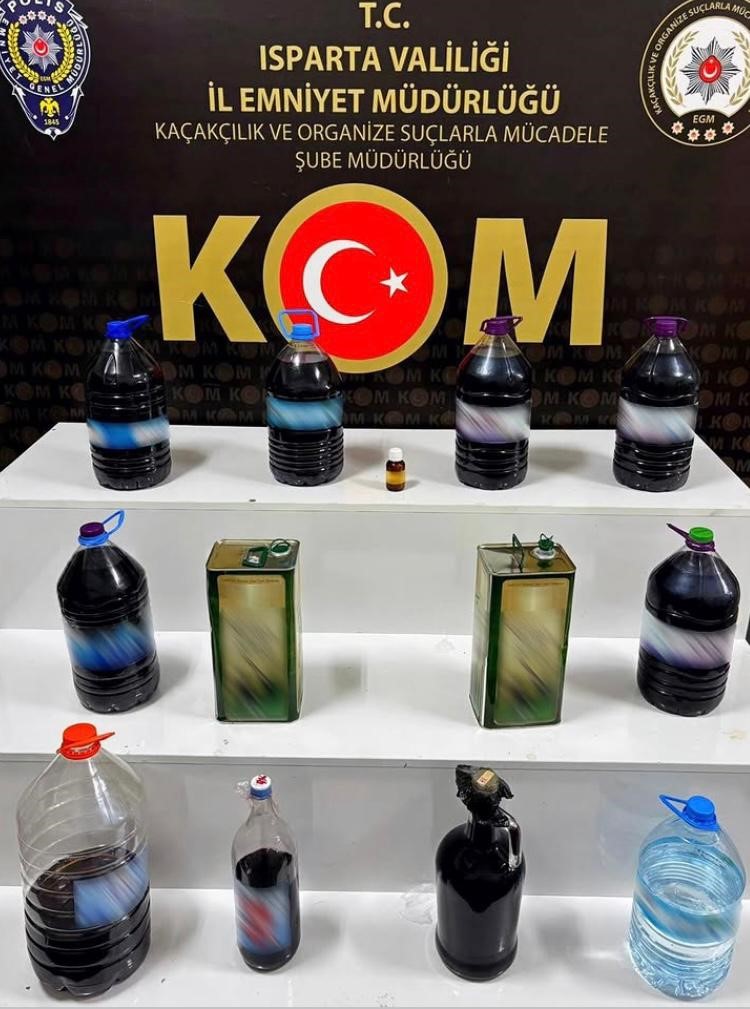 Isparta&rsquo;da yeni yıl tedbirleri kapsamında ka&ccedil;ak i&ccedil;ki ve elektronik sigara ele ge&ccedil;irildi
