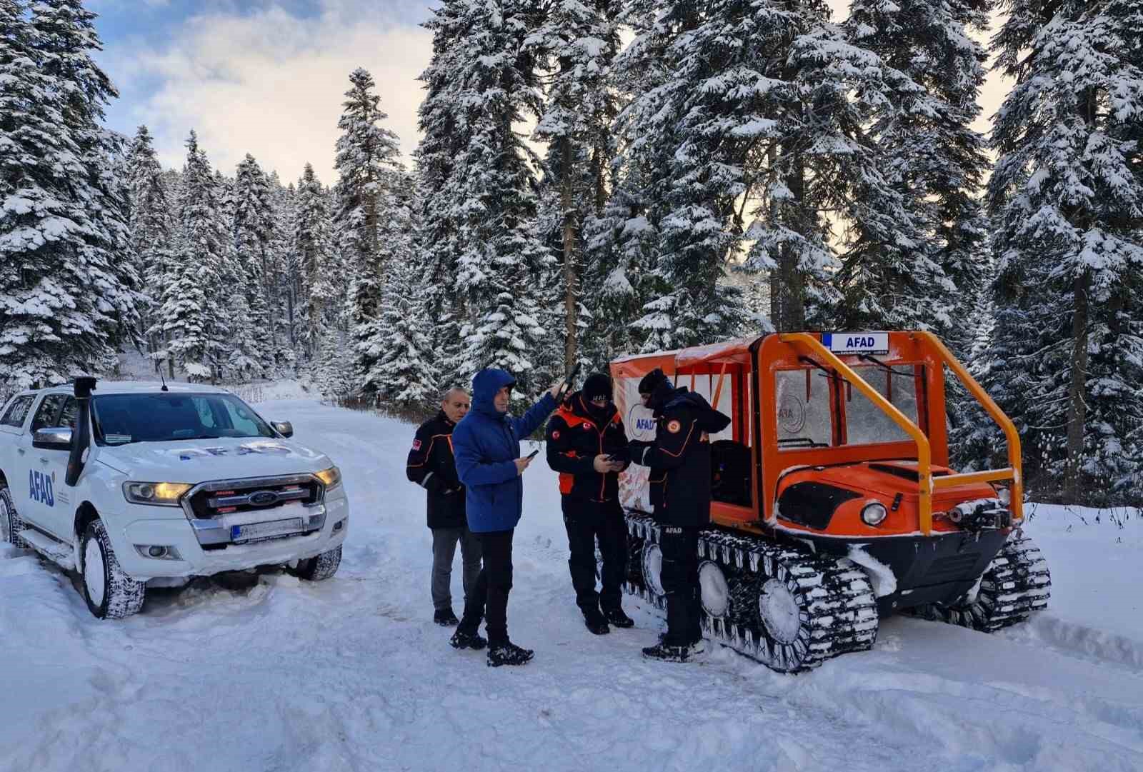 Kar keyfini yaşamak isteyen 11 kişi karda mahsur kaldı