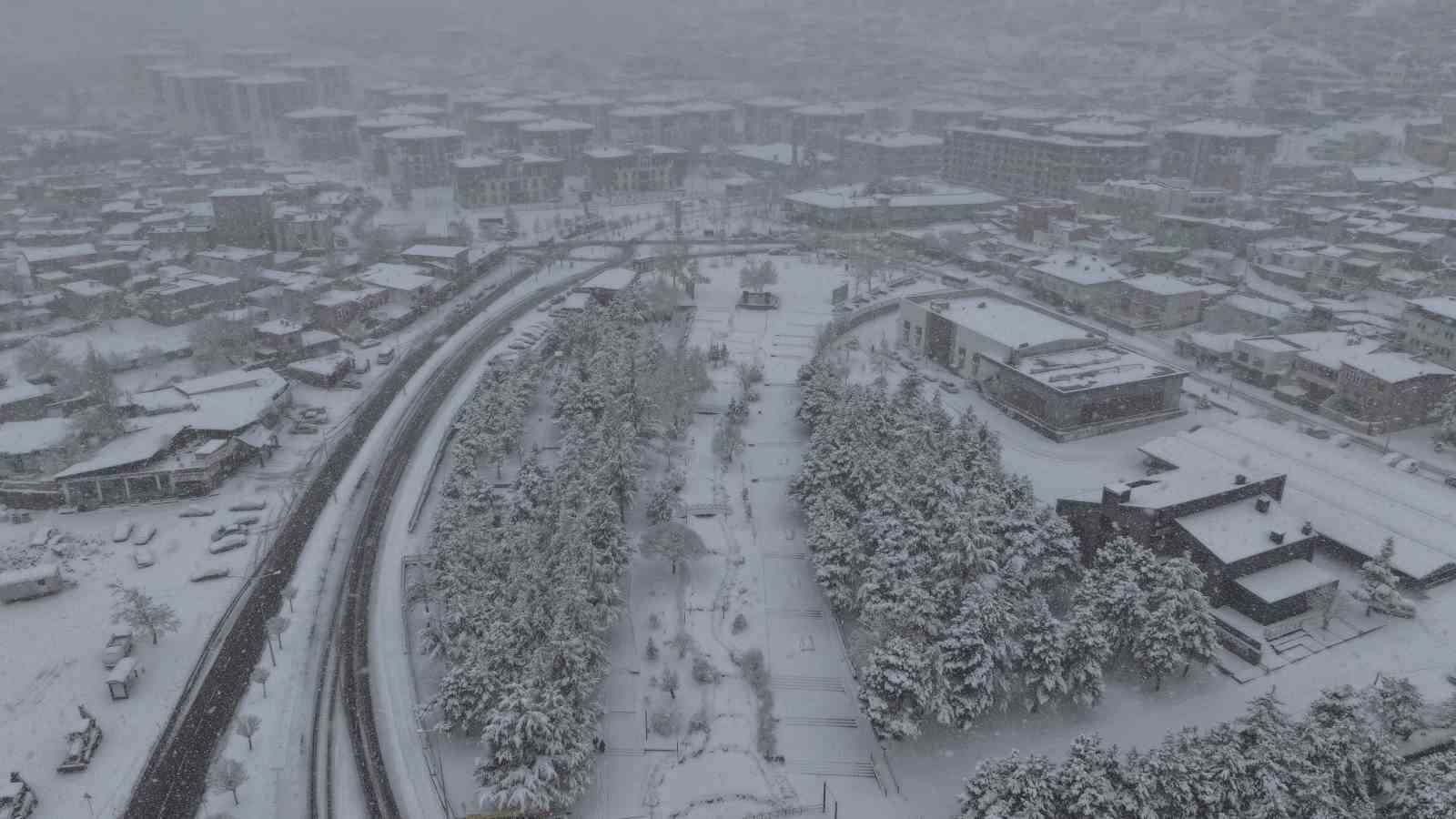 Başkan Özdoğan: "Kar rahmettir, tüm ekiplerimizle sahadayız"