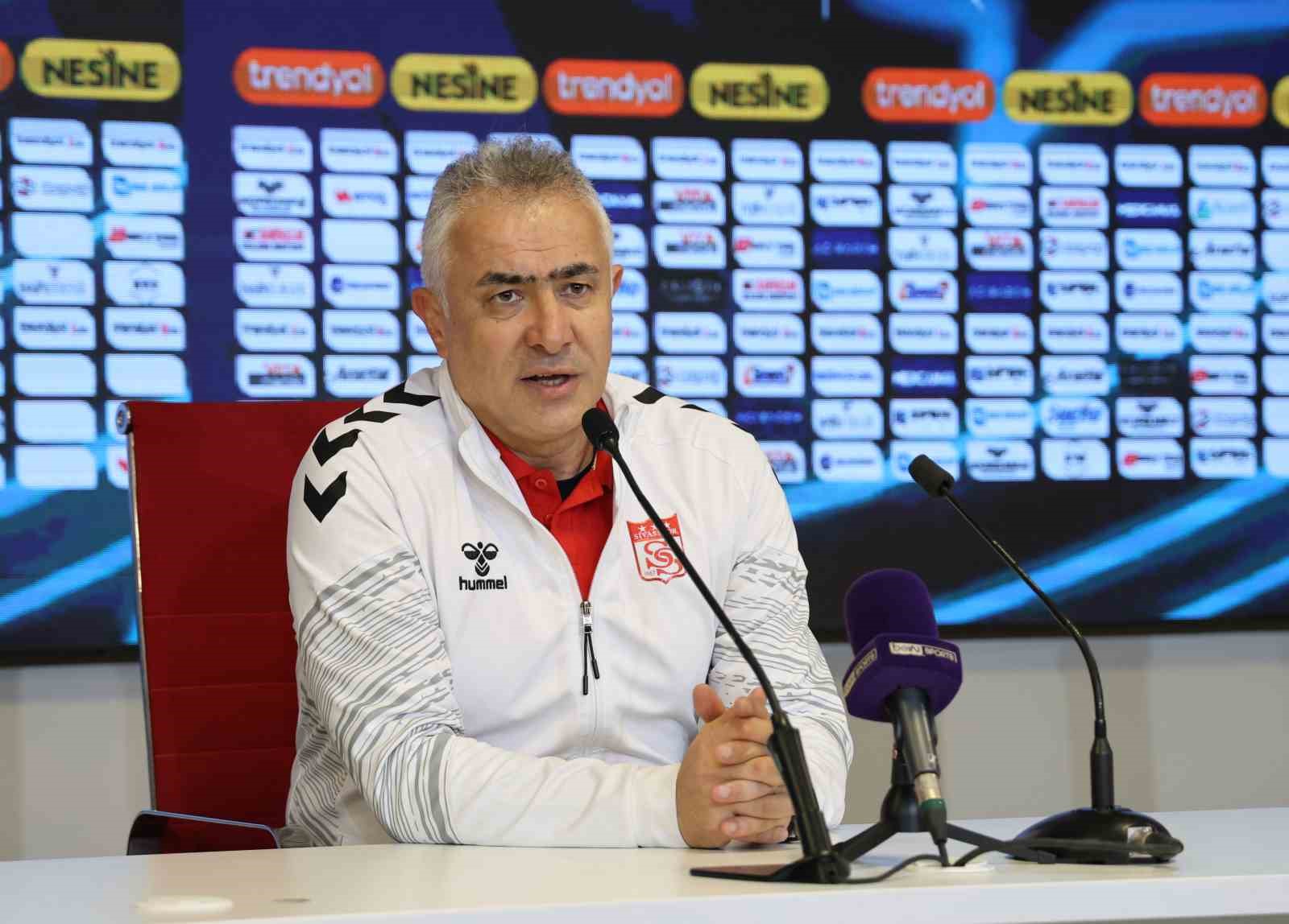 Mehmet Altıparmak: "Sivasspor’u geldiği yere, Süper Lig’e çıkartmak istiyoruz