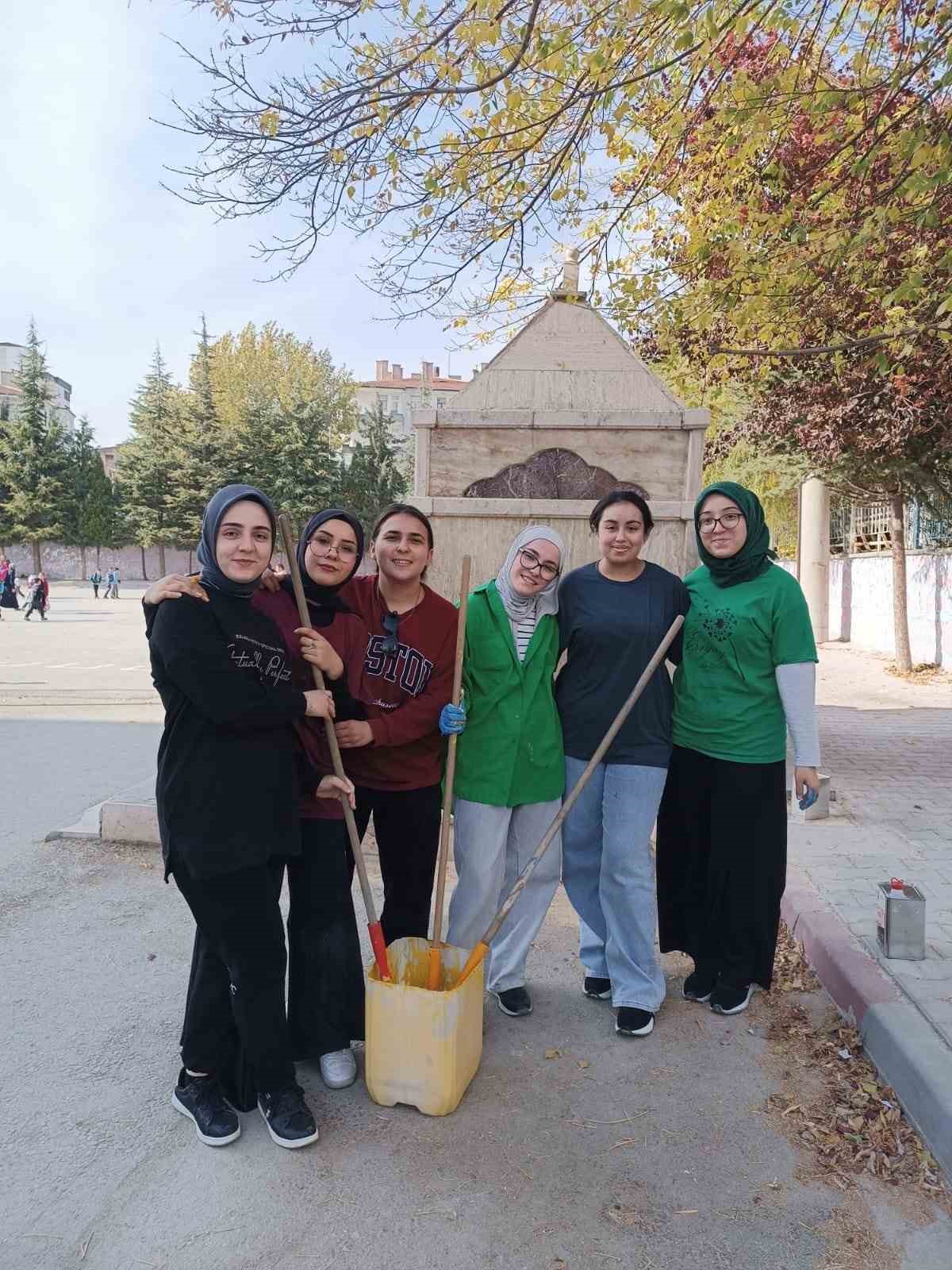 N&Ouml;H&Uuml; g&ouml;n&uuml;ll&uuml; &ouml;ğrencilerinden Sel&ccedil;uk İlkokulu&rsquo;na renkli dokunuş
