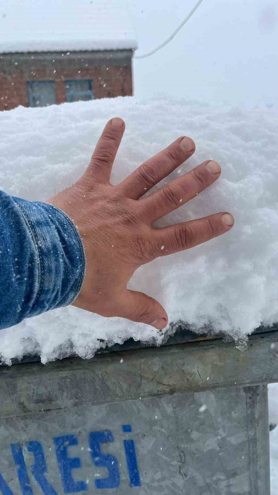 Bartın&rsquo;da kar kalınlığı 1 metreyi aştı
