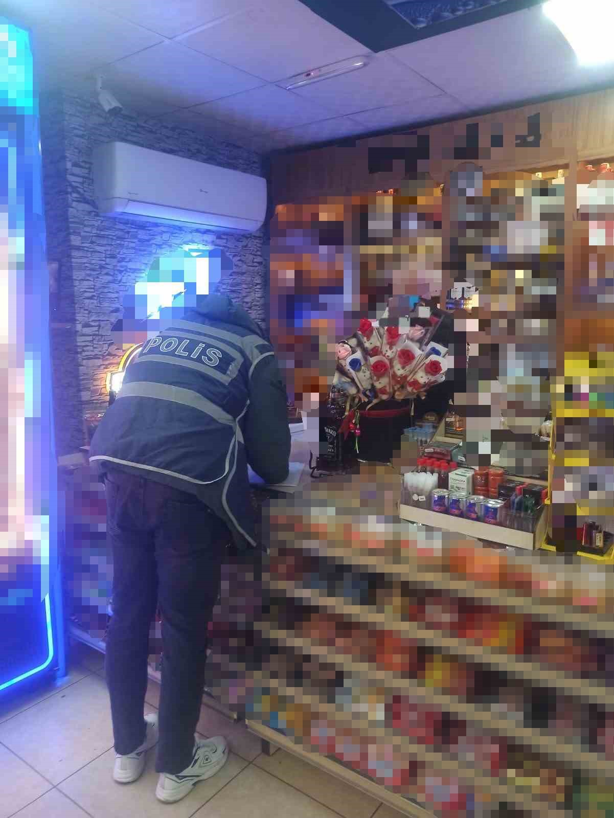 Kocaeli&rsquo;de okul &ccedil;evrelerinde denetim: Dilendirilen 10 &ccedil;ocuk ailesine teslim edildi
