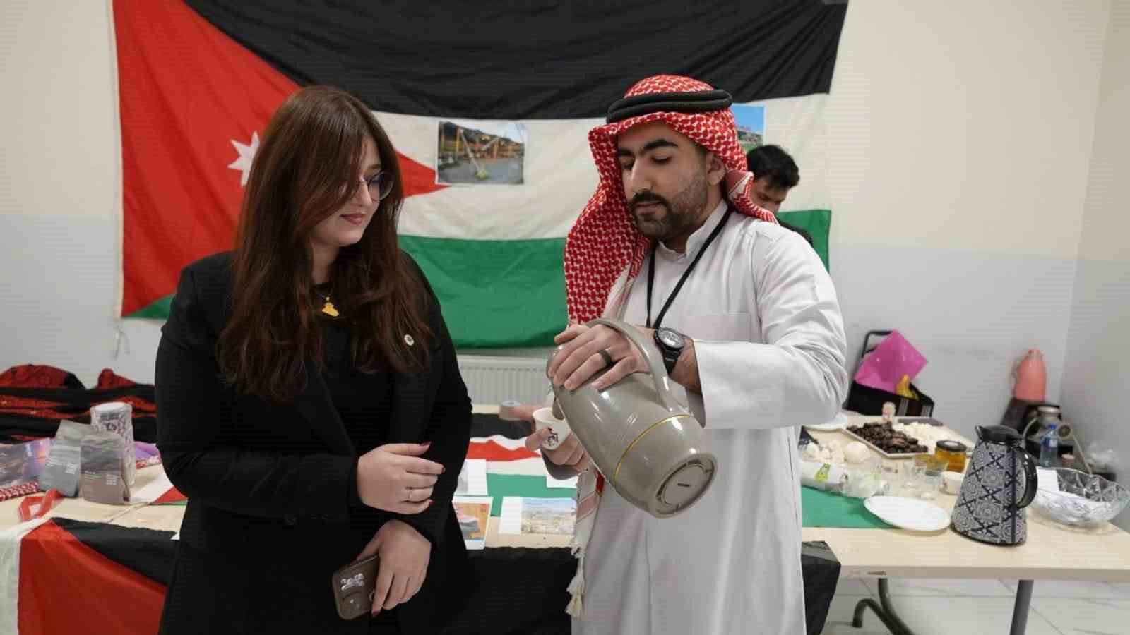 KB&Uuml;&rsquo;de &lsquo;Arap&ccedil;a G&uuml;n&uuml;&rsquo; etkinliği ger&ccedil;ekleştirildi
