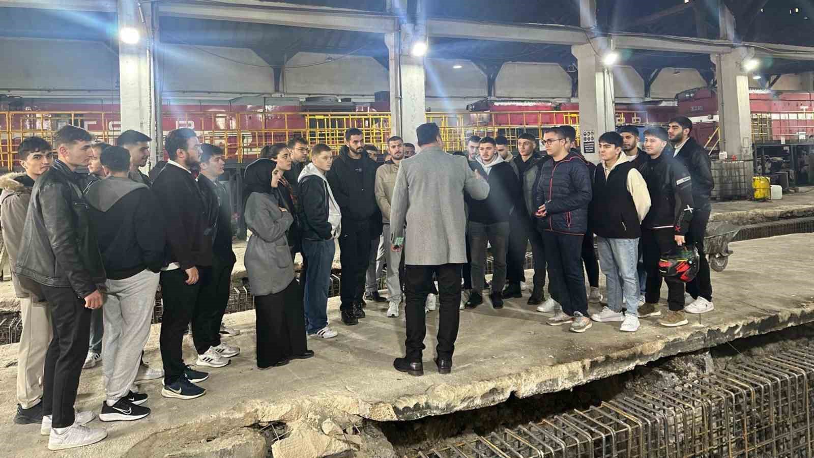 KB&Uuml;&rsquo;l&uuml; &Ouml;ğrenciler TCDD Karab&uuml;k&rsquo;te saha &ccedil;alışması yaptı
