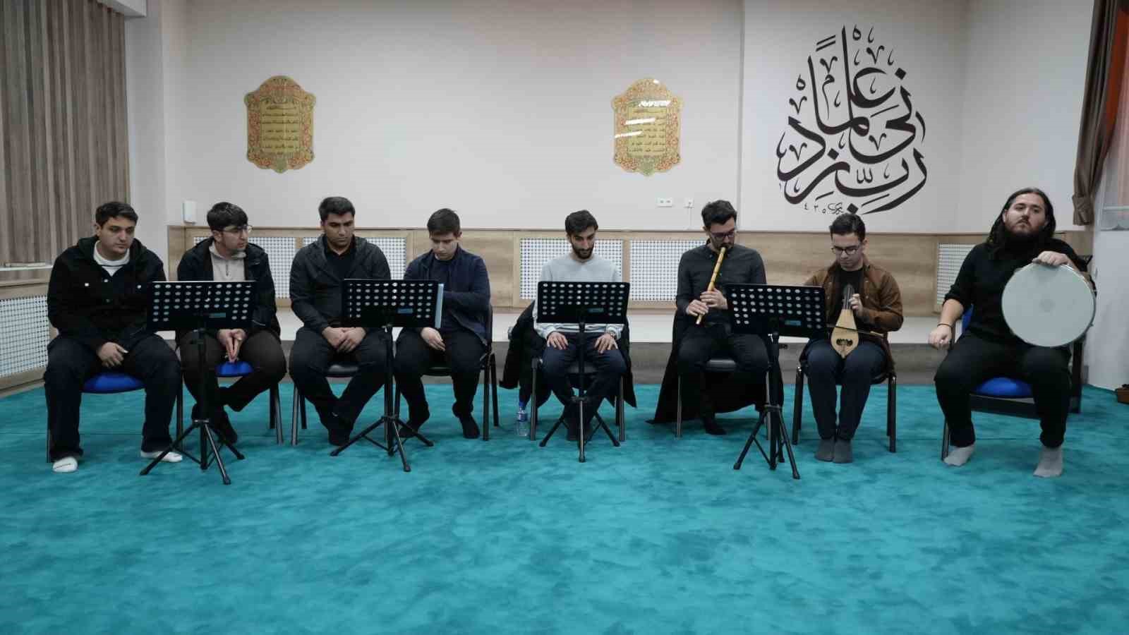 Rekt&ouml;r Kırışık İlahiyat Fak&uuml;ltesi Arap&ccedil;a hazırlık &ouml;ğrencileriyle buluştu
