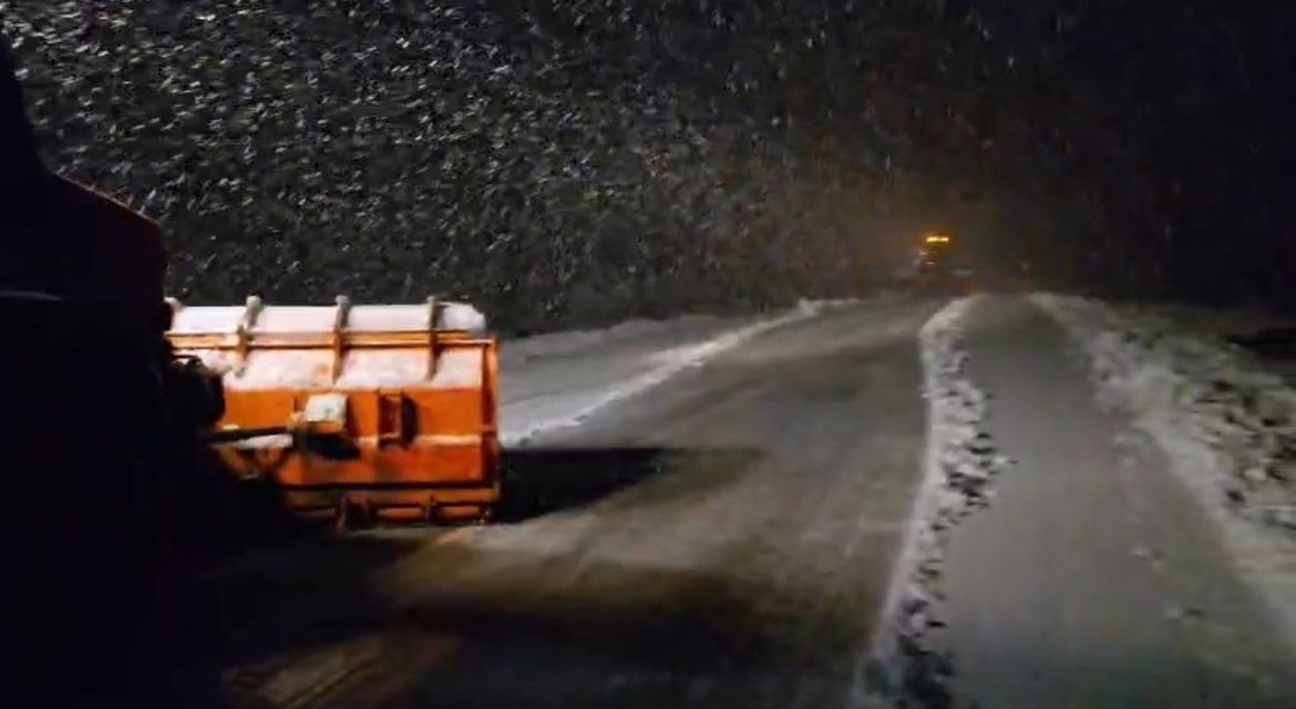 Siirt&rsquo;te karla m&uuml;cadele seferberliği: 97 ara&ccedil; ve 202 personel sahada
