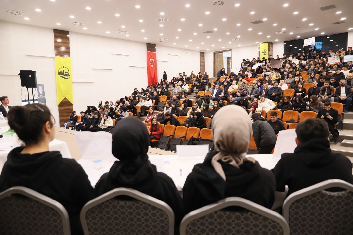 Bayburt&rsquo;ta &rsquo;Liseler Arası M&uuml;nazara Yarışması&rsquo; devam ediyor
