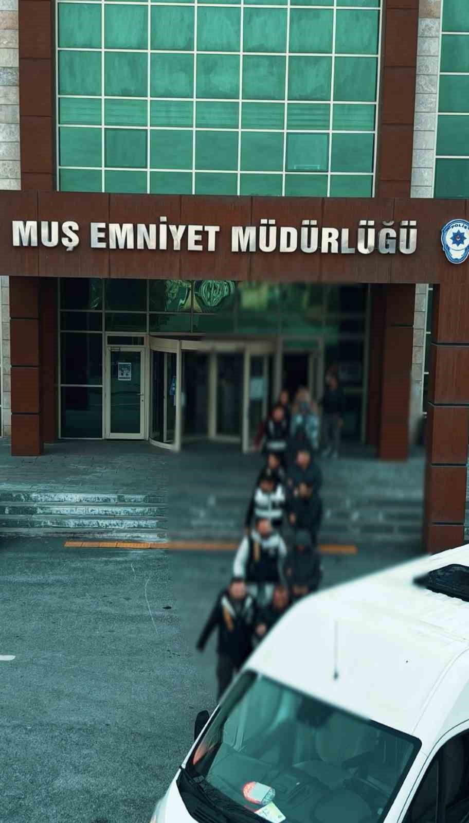 Muş’ta dolandırıcılık operasyonu: 5 tutuklama
