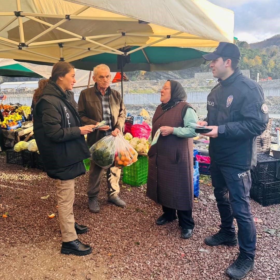 Ayancık&rsquo;ta dolandırıcılara karşı &rsquo;pazar&rsquo; mesaisi
