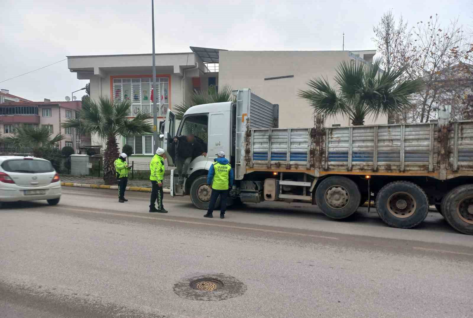 Büyükşehir, ağır tonajlı araç denetimlerini sürdürüyor