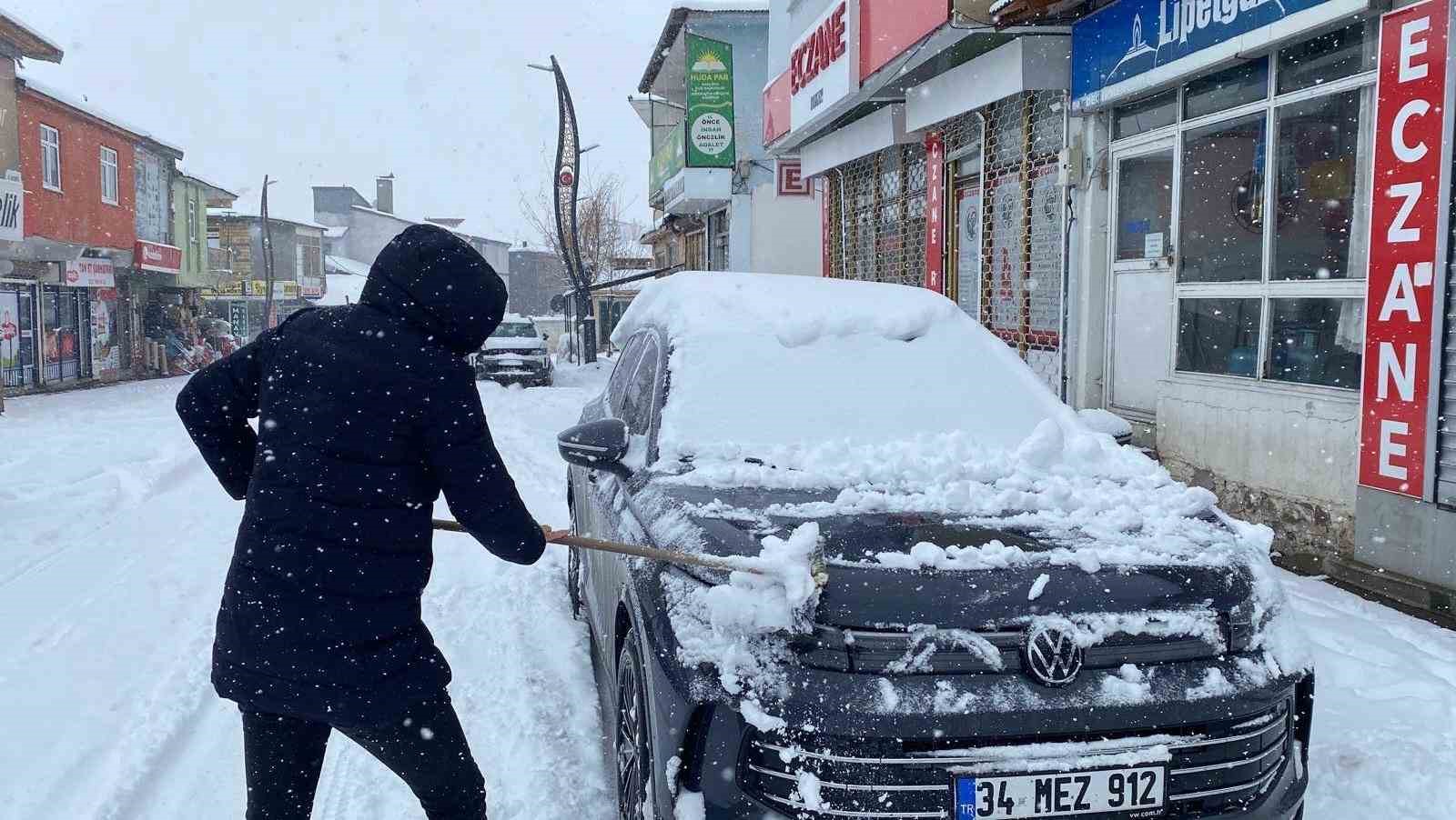 Karlıova, kara teslim oldu