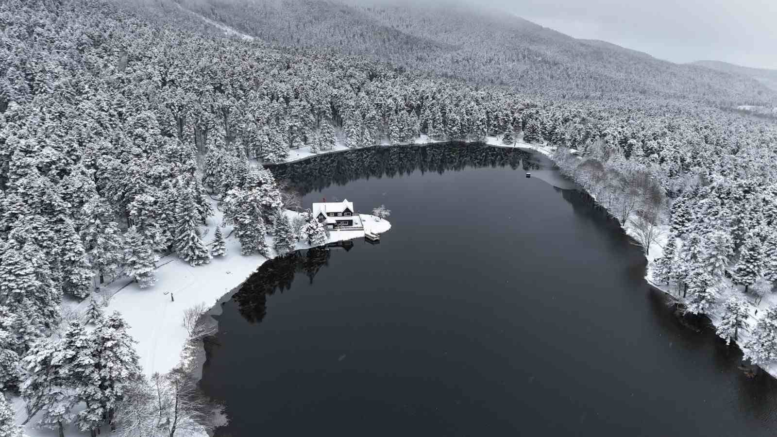 Bolu’nun incisi beyaza büründü, ortaya kartpostallık görüntüler çıktı