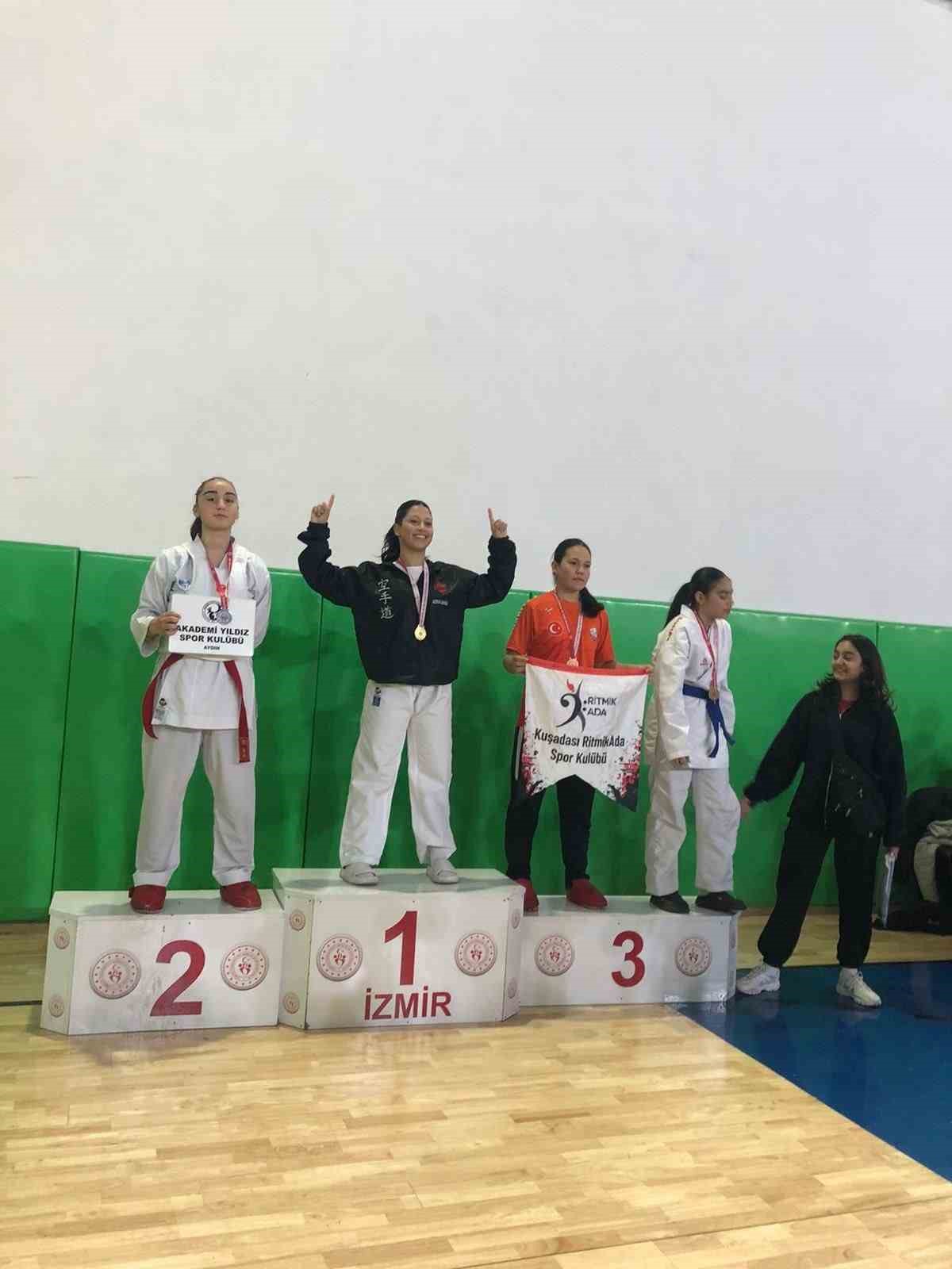 Efeler’den karatede çifte madalya gururu