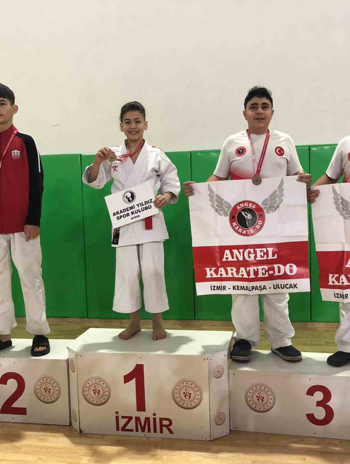 Efeler&rsquo;den karatede &ccedil;ifte madalya gururu
