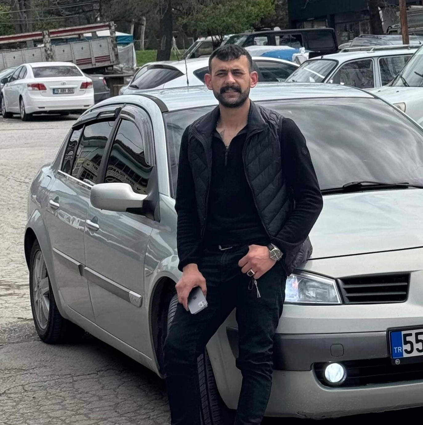 &Ccedil;orum&rsquo;da park halindeki otomobilde 30 yaşındaki şahıs &ouml;l&uuml; bulundu
