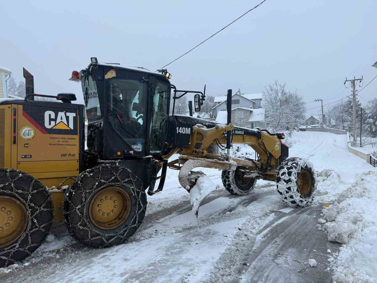 Düzce’de tüm köy yolları trafiğe açık