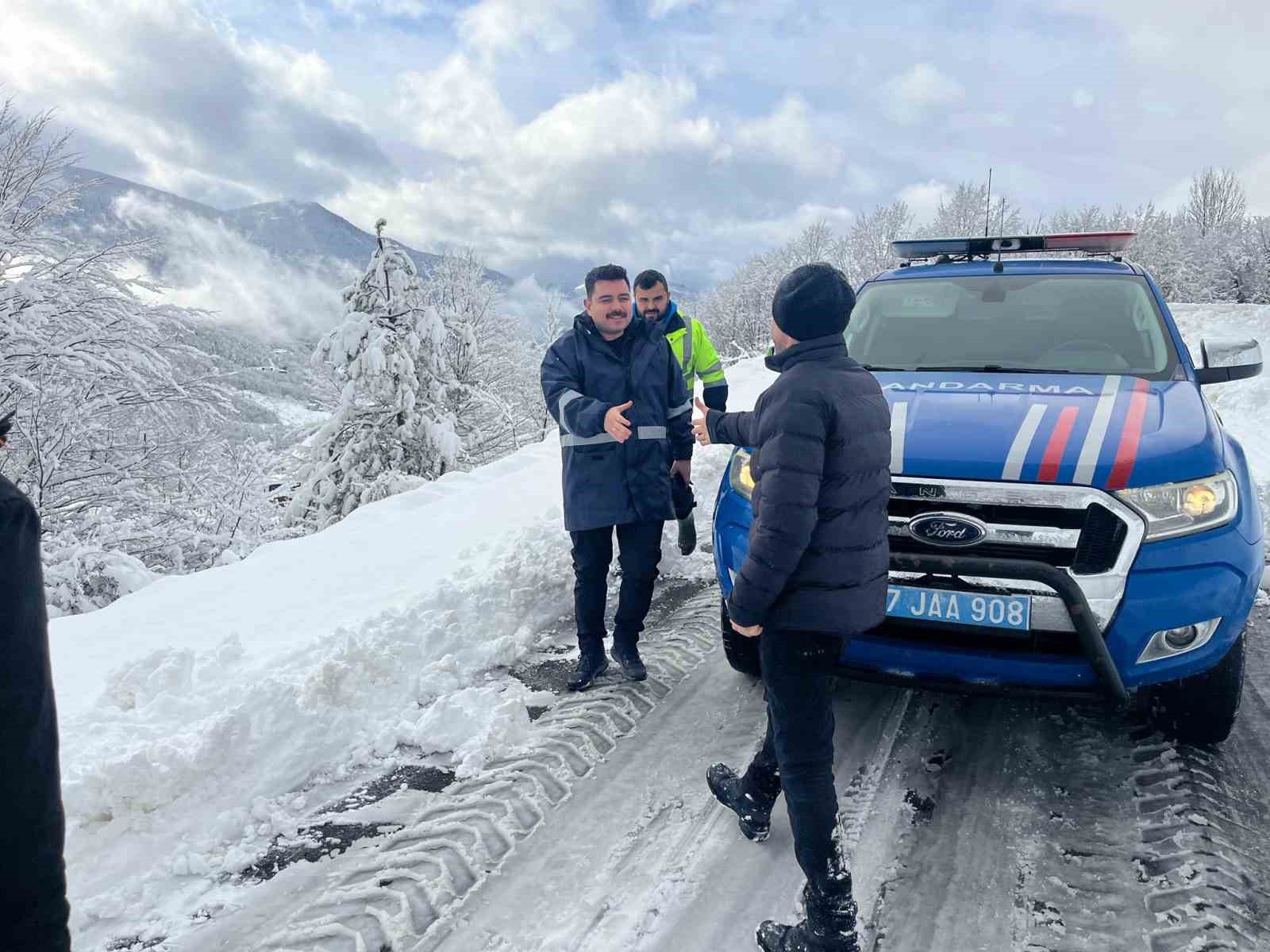 Kar altında sürpriz denetim: Vatandaş Kaymakamı karşısında buldu