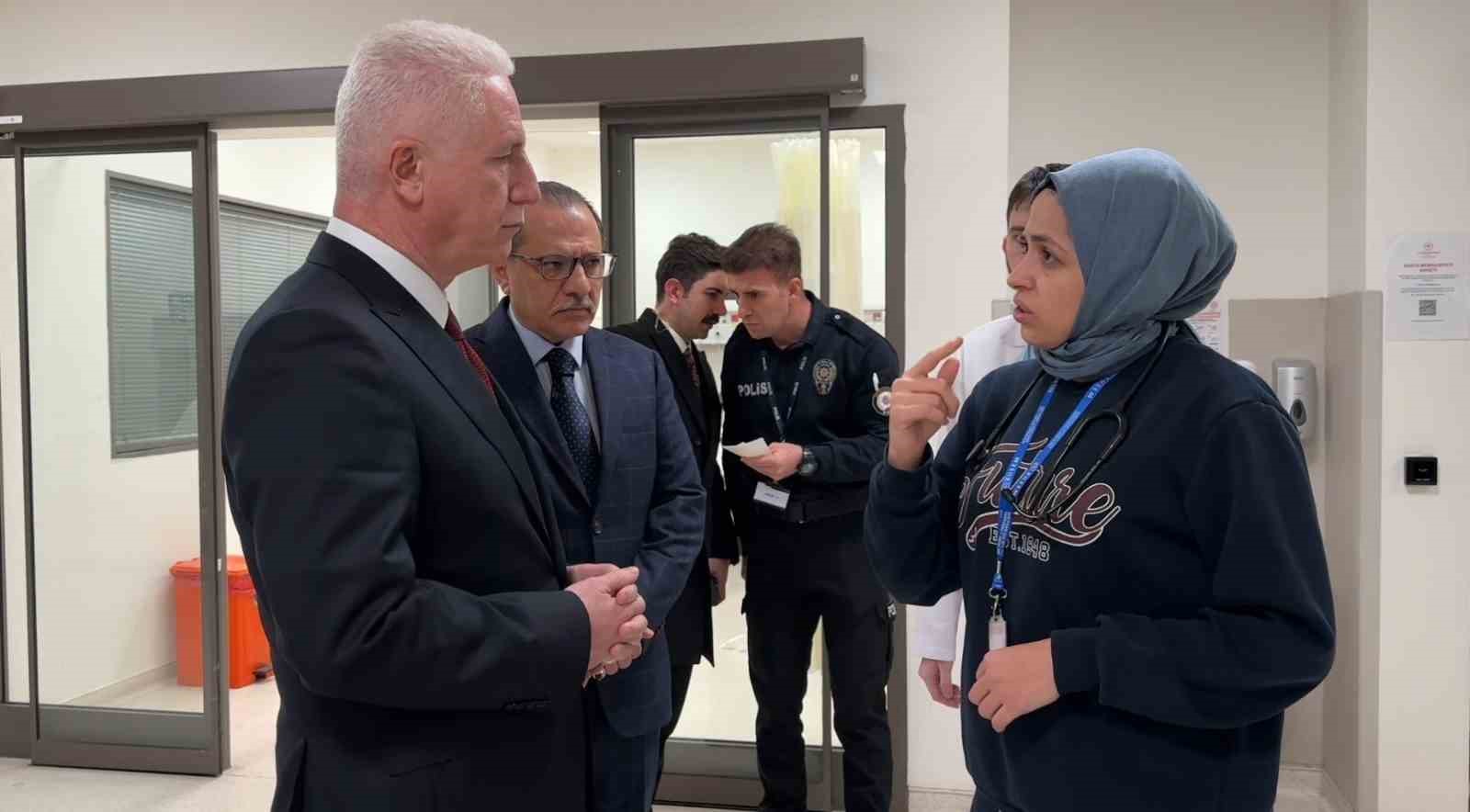 İstanbul Valisi G&uuml;l, Esenyurt&rsquo;taki kazada yaralanan vatandaşları ziyaret etti
