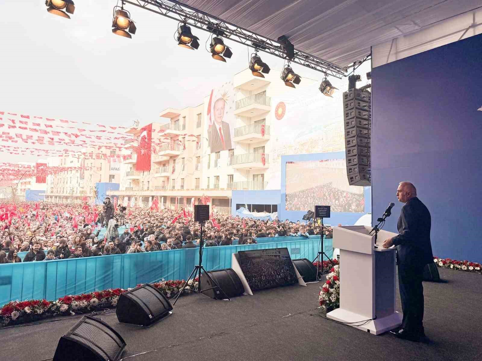 Camiler, konaklar ve k&uuml;t&uuml;phaneler i&ccedil;in yeni d&ouml;nem başladı
