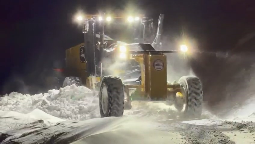 Elazığ’da kapalı 108 köy yolunda çalışmalar sürüyor