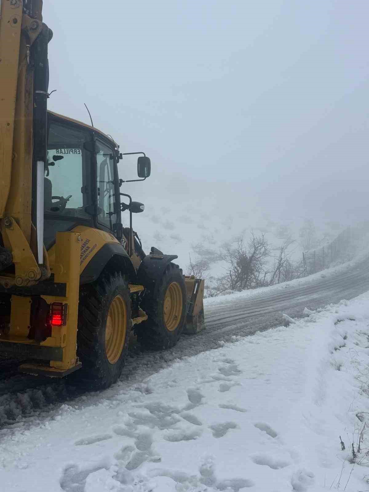 Gerc&uuml;ş&rsquo;te kar nedeniyle 5 k&ouml;y yolu ulaşıma kapandı
