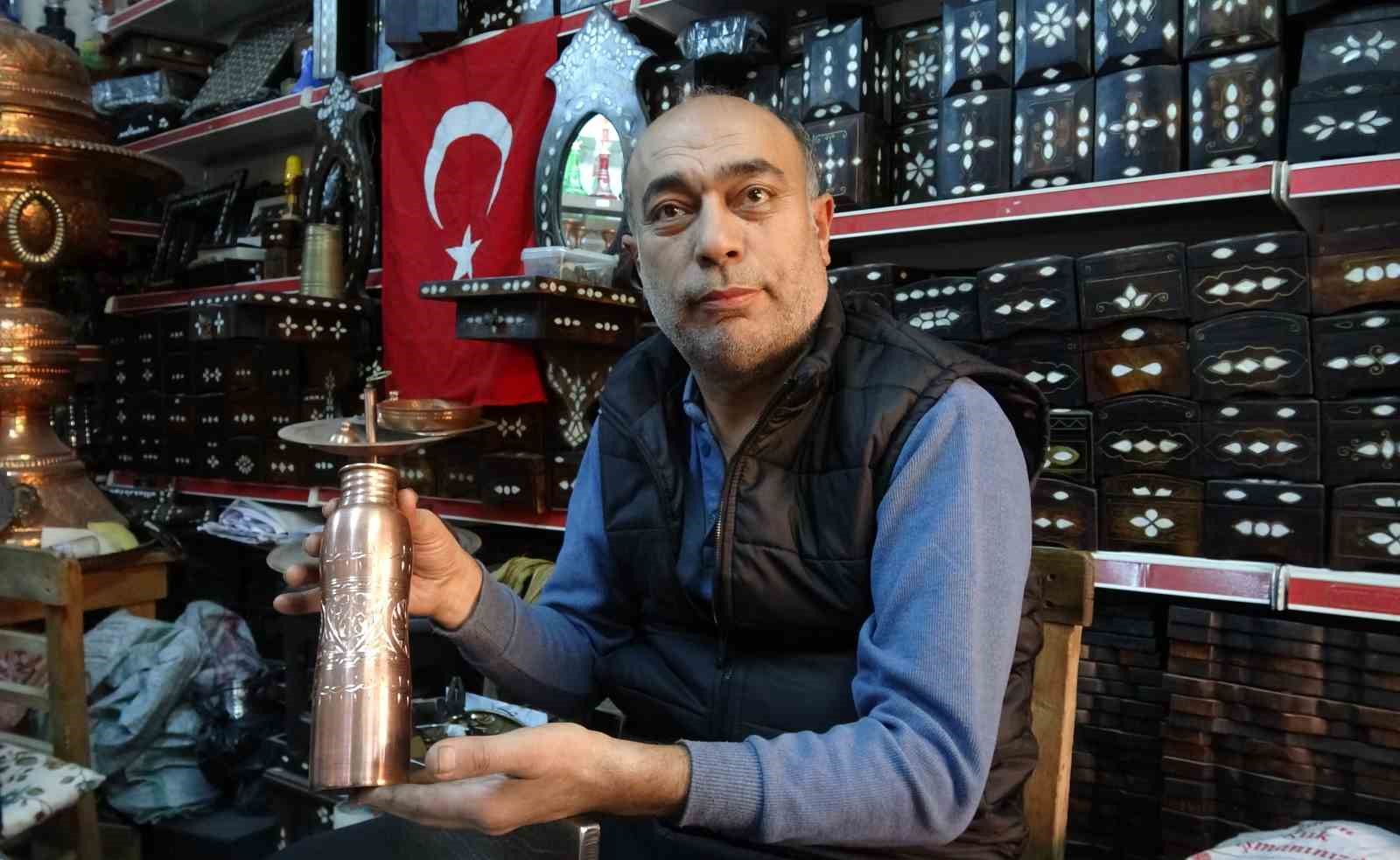 Yeni model bakır su mataraları b&uuml;y&uuml;k rağbet g&ouml;r&uuml;yor

