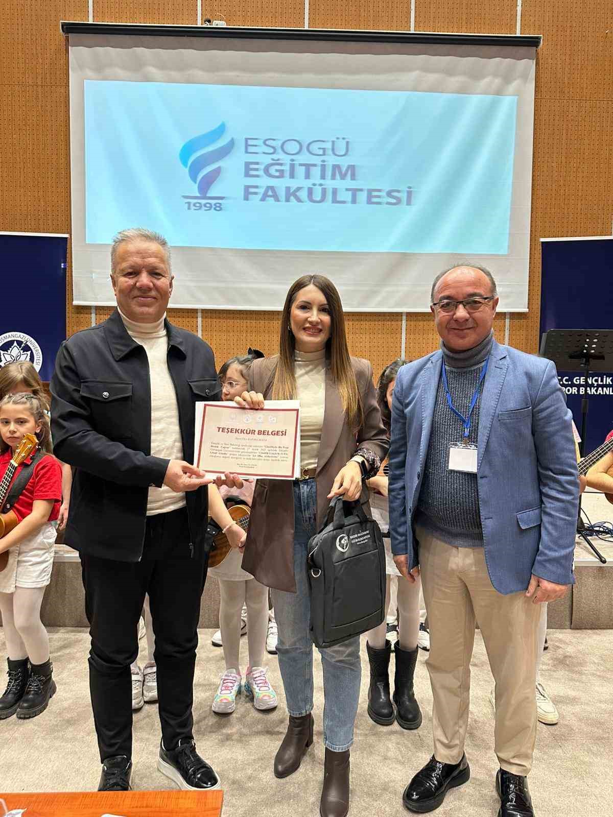 ESOG&Uuml;&rsquo;de "Gen&ccedil;lerle El Ele, G&ouml;n&uuml;l G&ouml;n&uuml;le" projesi kapanış t&ouml;reni d&uuml;zenlendi
