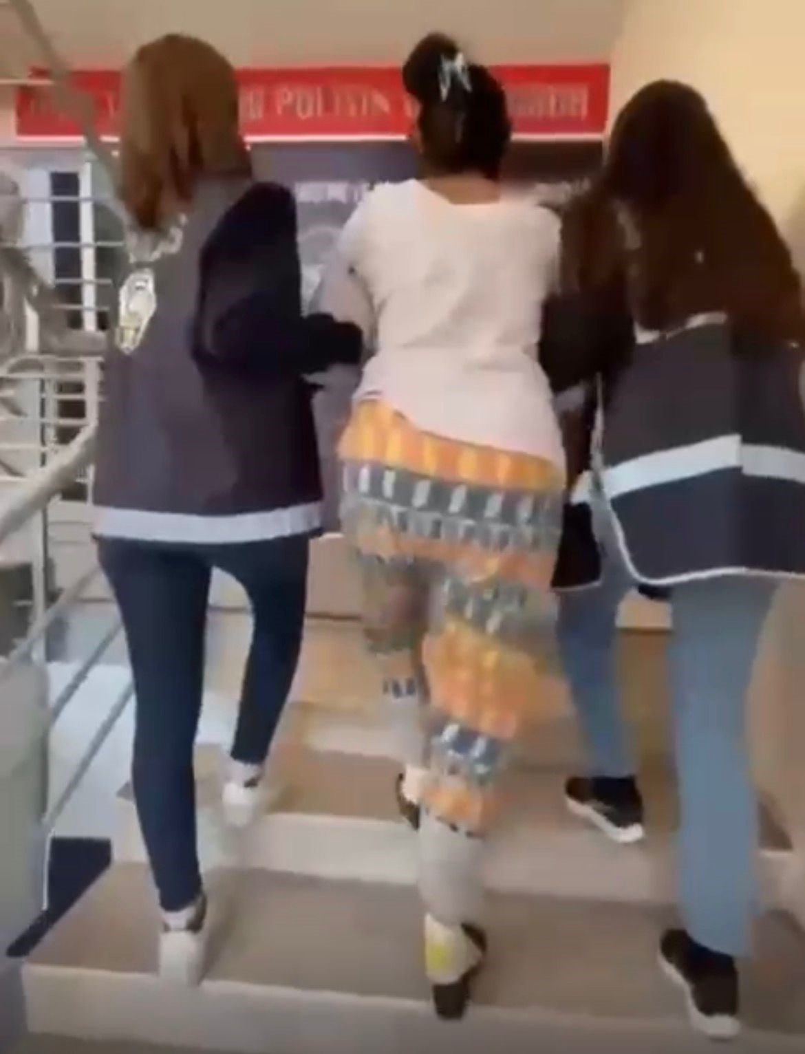 İzmir’de 61 yıl hapis cezası bulunan ’suç makinesi’ yakalandı