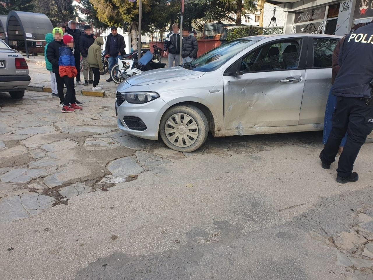 Isparta&rsquo;da otomobil ile motosiklet &ccedil;arpıştı: 1 yaralı
