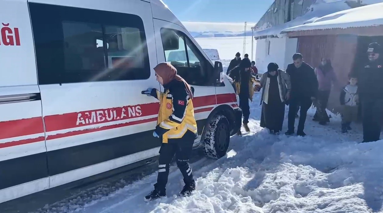 Kars’ta ekipler hasta vatandaşlar için seferber oldu