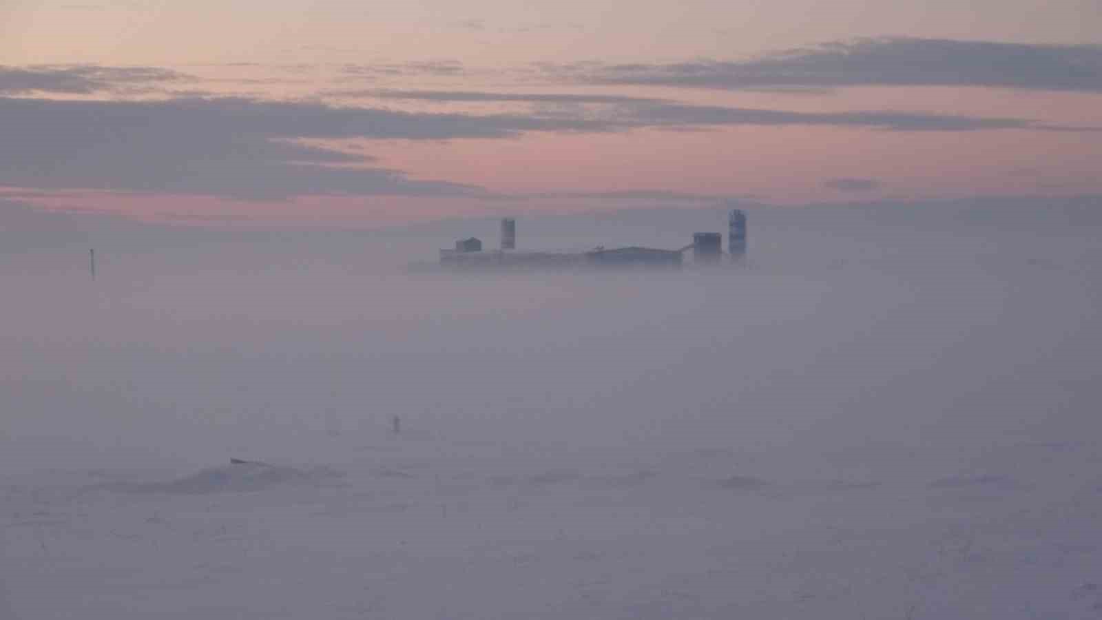 Muş’ta sis ve gün batımı kartpostallık manzara oluşturdu