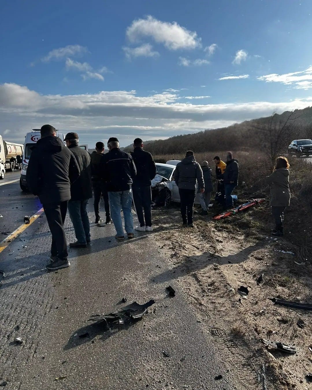 Kırklareli&rsquo;de sınır kapısı yolunda iki otomobil &ccedil;arpıştı: 5 yaralı
