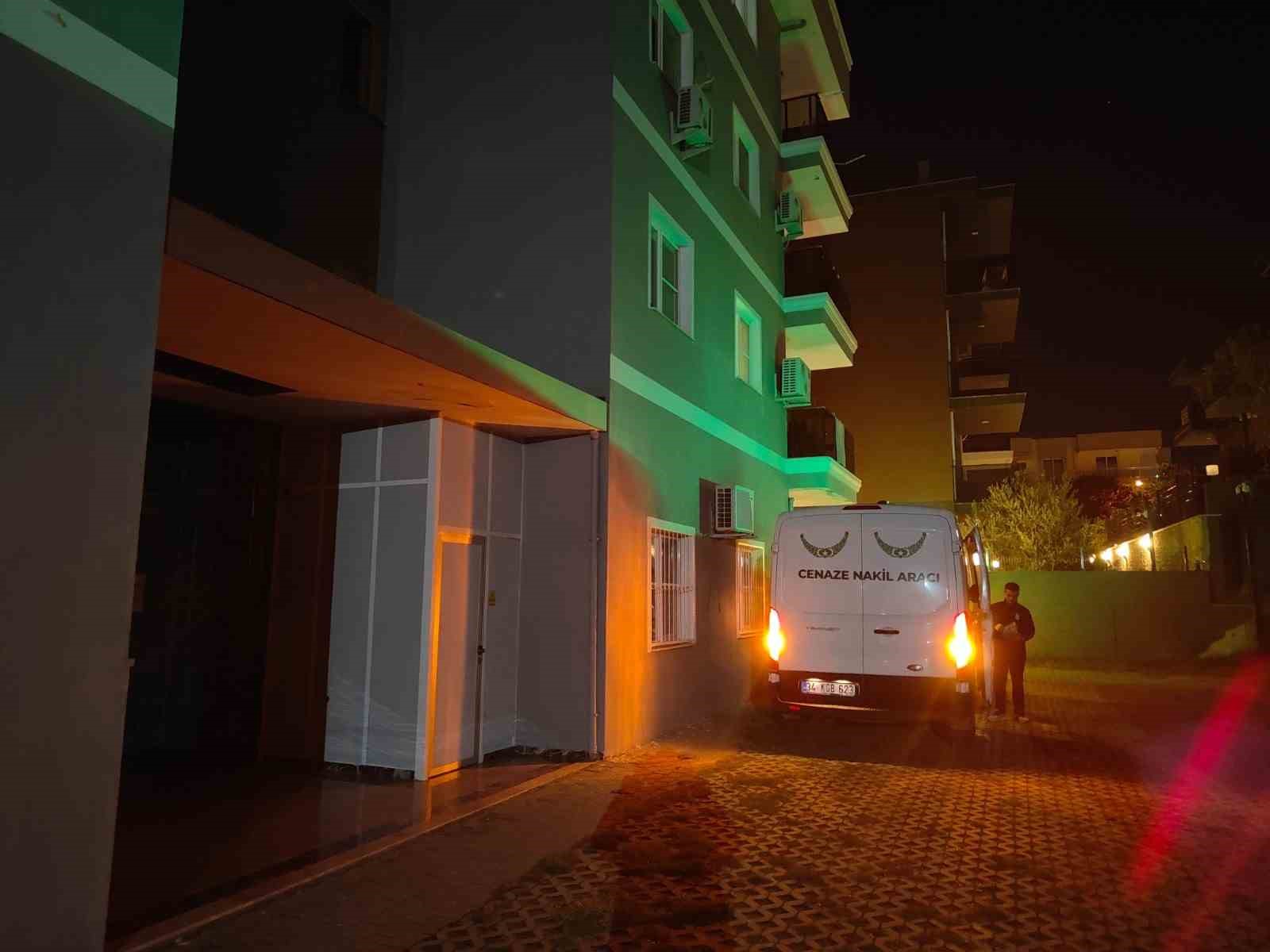 Kuşadası&rsquo;nda bir kişi evinde &ouml;l&uuml; bulundu
