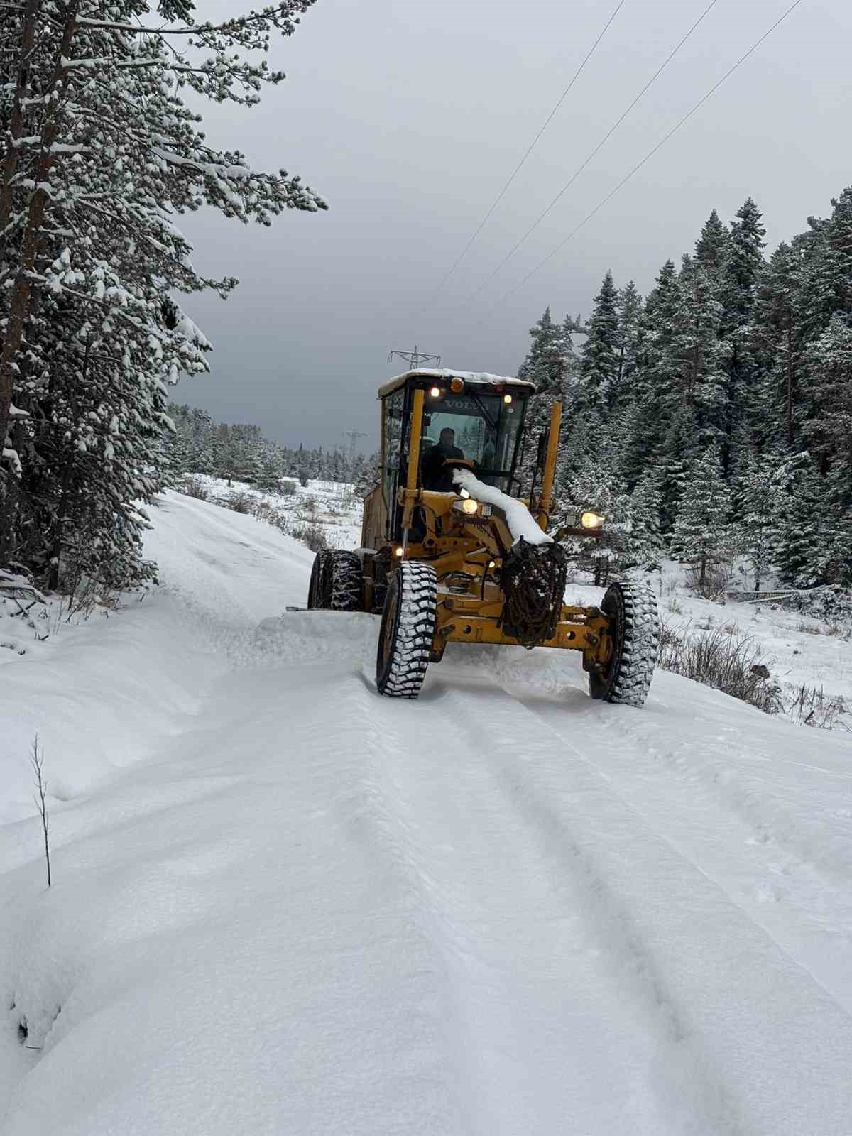 Kastamonu&rsquo;da 274 k&ouml;y yolu kar nedeniyle ulaşıma kapandı
