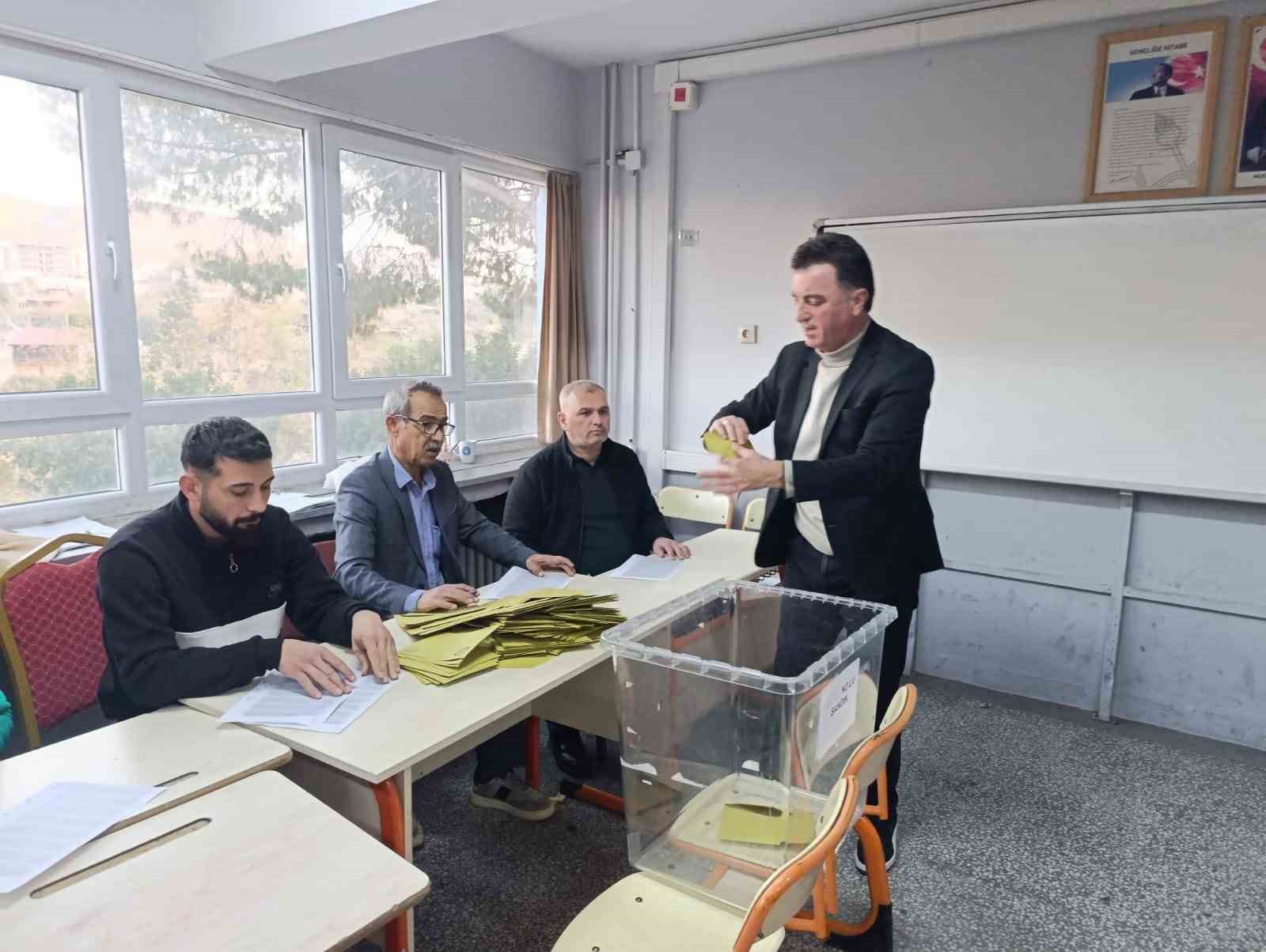 Kozan&rsquo;da yeni muhtar 2 oy farkla se&ccedil;ildi
