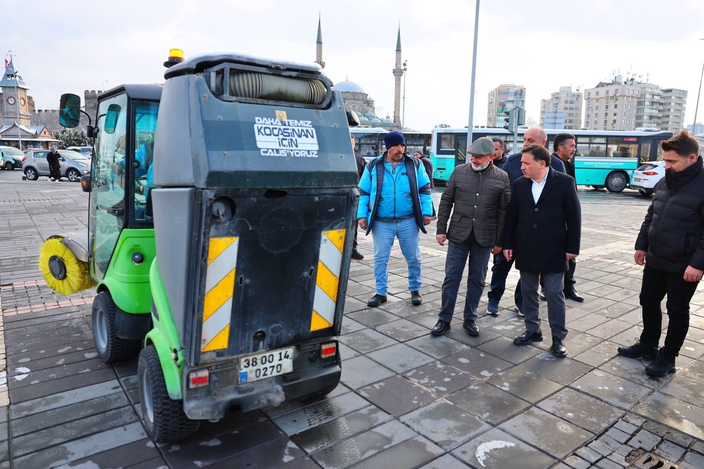 Başkan Çolakbayrakdar: "Hizmetimiz 24 saat devam ediyor"