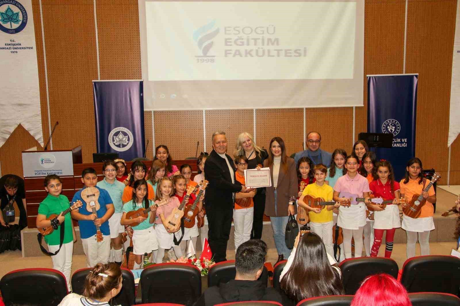 ESOGÜ’de "Gençlerle El Ele, Gönül Gönüle" projesi kapanış töreni düzenlendi