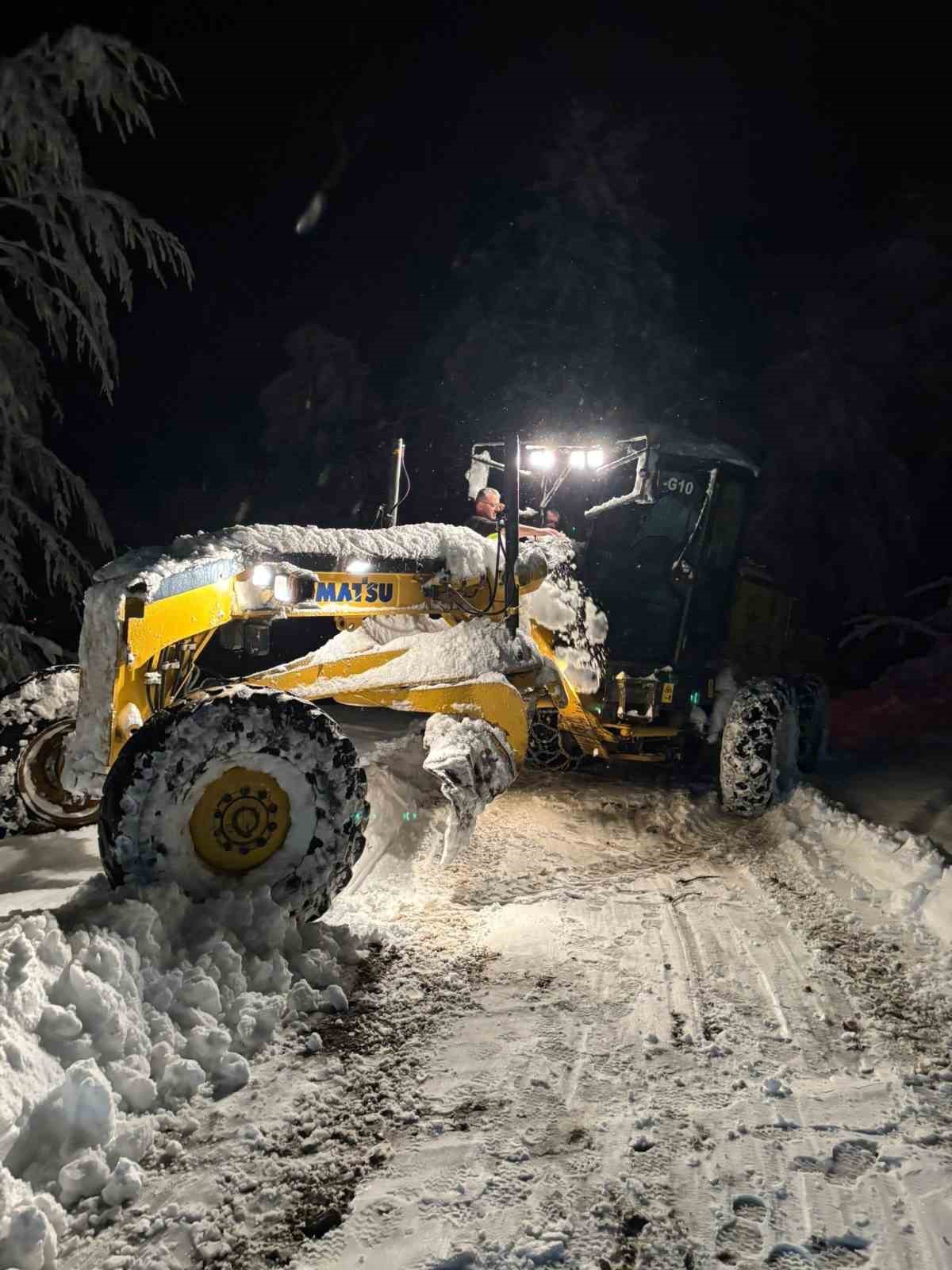 Rize&rsquo;nin y&uuml;ksek kesimlerinde kar kalınlığı 1 metreyi aştı
