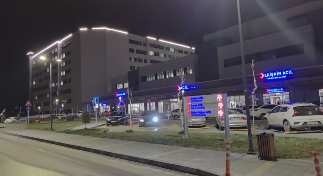 Tartıştığı arkadaşını bı&ccedil;aklayarak &ouml;ld&uuml;rd&uuml;
