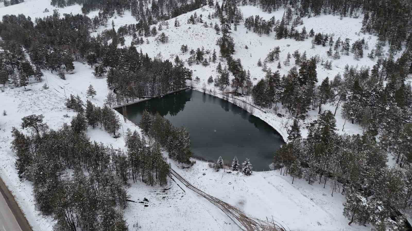 Ankara&rsquo;da yaylalar beyaza b&uuml;r&uuml;nd&uuml;
