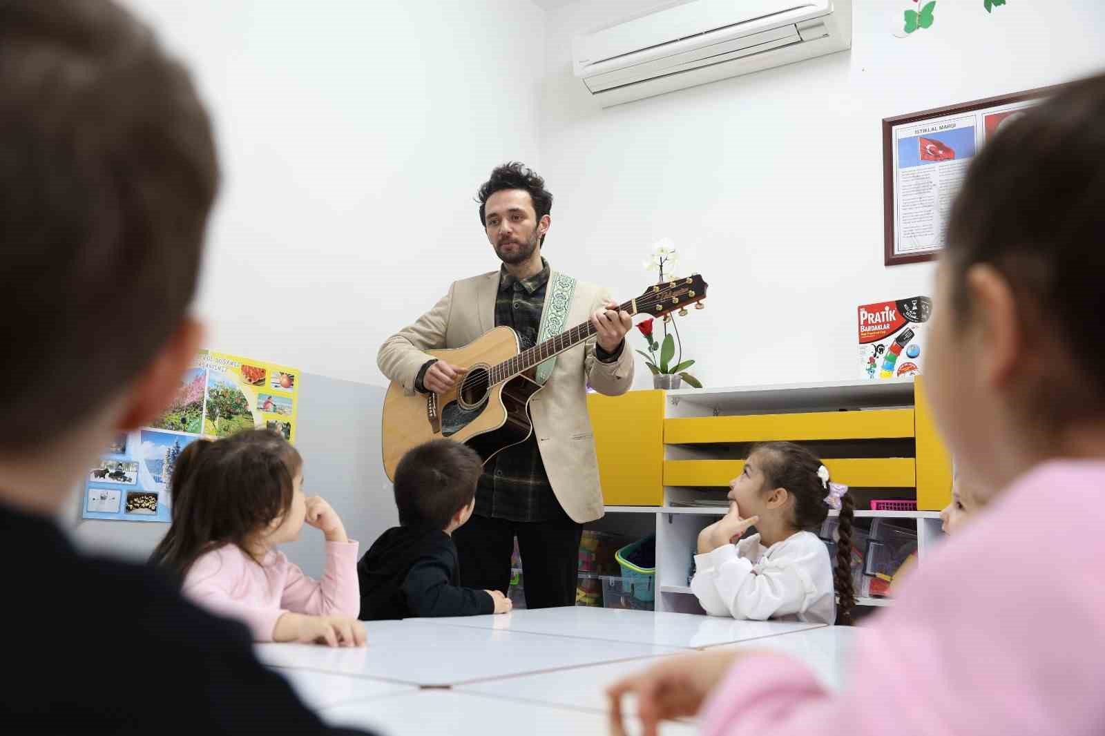 Aydın B&uuml;y&uuml;kşehir Konservatuarı&rsquo;ndan &ouml;ğrencilere m&uuml;zik eğitimi
