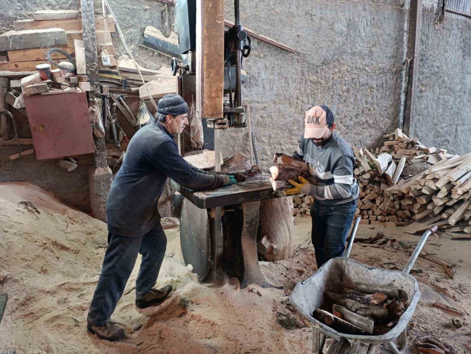 Depremle yenilenen konutlar doğal gazlı olunca mahrukatçılarda durgunluk yaşanmaya başladı