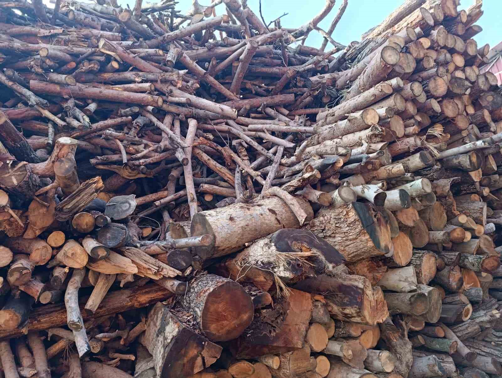 Depremle yenilenen konutlar doğal gazlı olunca mahrukat&ccedil;ılarda durgunluk yaşanmaya başladı
