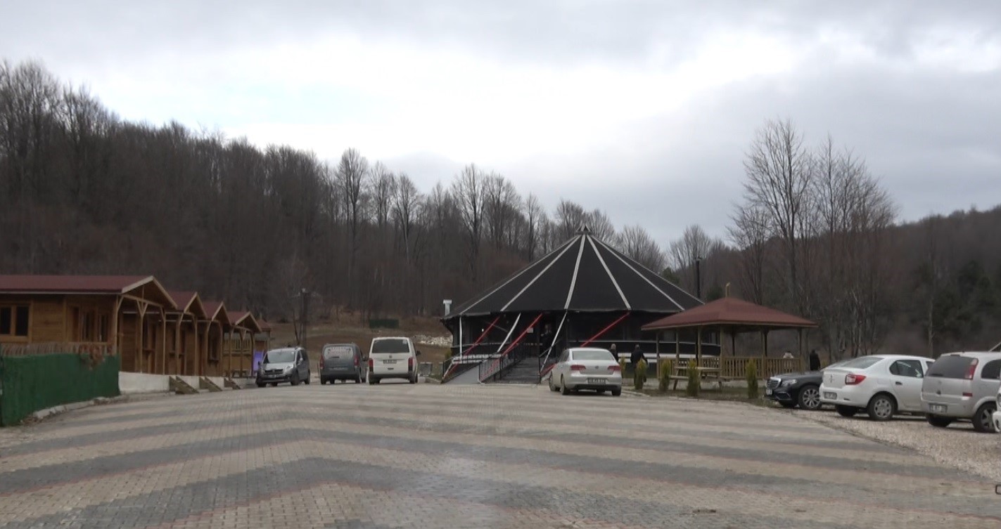 Domaniç’te ’Çadır Restorant’a ilgi