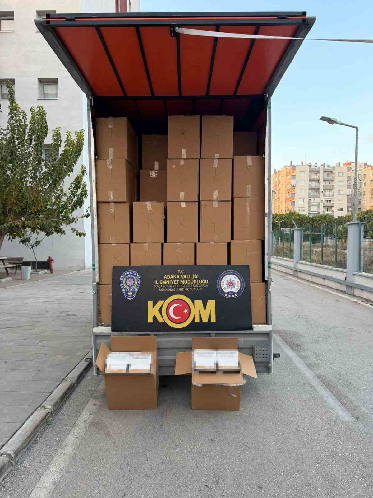 Adana&rsquo;da 7 milyon 820 bin TL&rsquo;lik makaron ele ge&ccedil;irildi: 4 tutuklama
