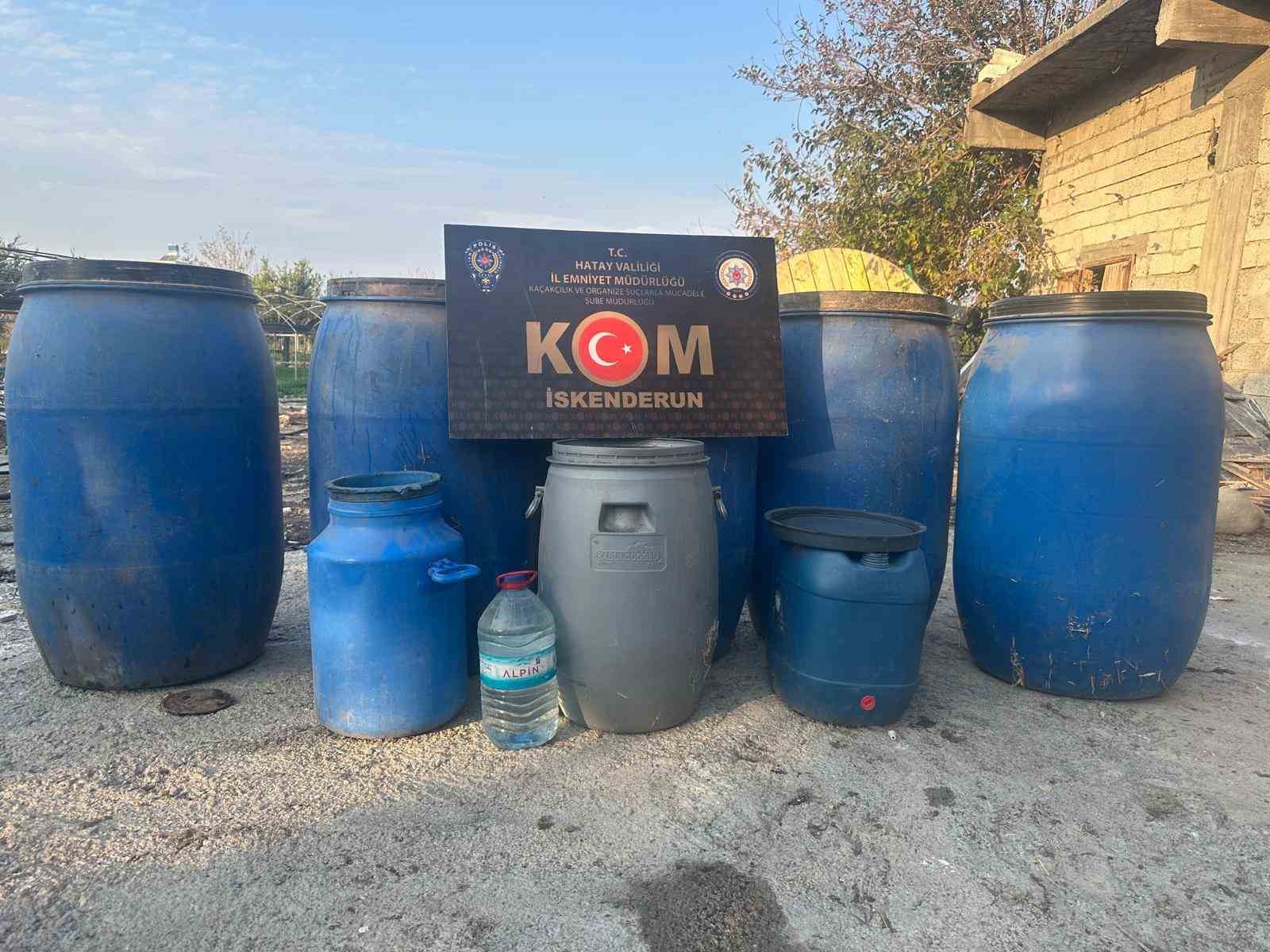 Hatay’da yılbaşı öncesi 1020 litre el yapımı alkol ele geçirildi